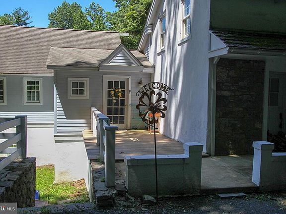 3rd image of 1224 Hilltop Rd