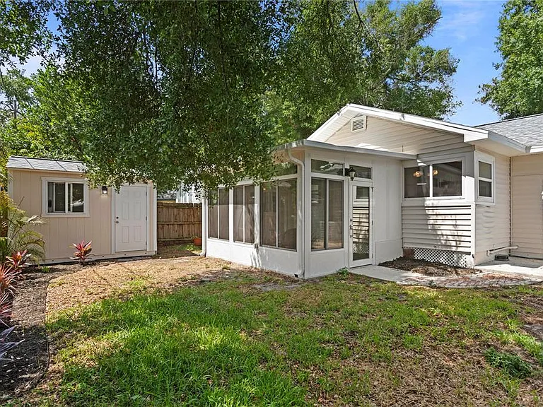 1175 Highland Ct N — Photo 4