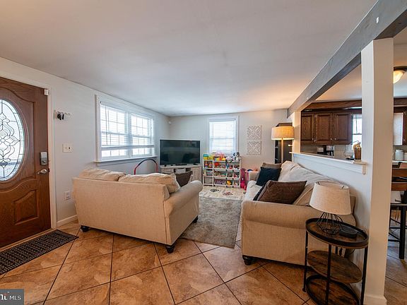 5th image of 128 Pleasant Rd