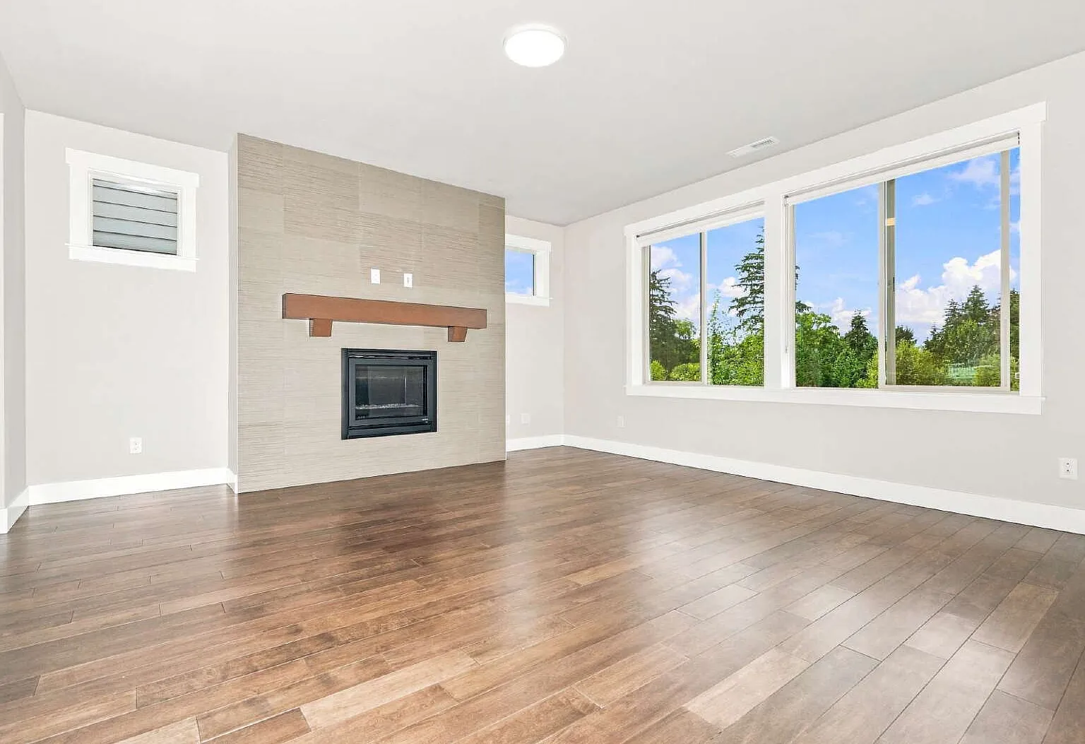 Spacious 4-Bedroom Townhome in Lake Stickney Lynnwood- Available NOW for RENT — Photo 3