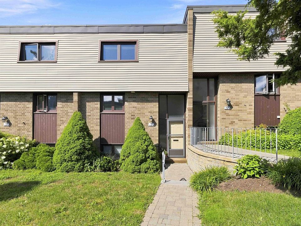 1st image of 7 Forestside Cres