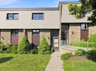 7 Forestside Cres, Halifax, NS B3M 1M5