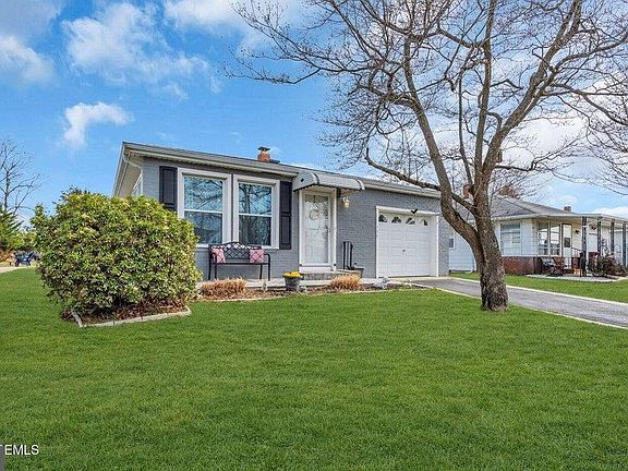 3rd image of 175 Liberta Dr