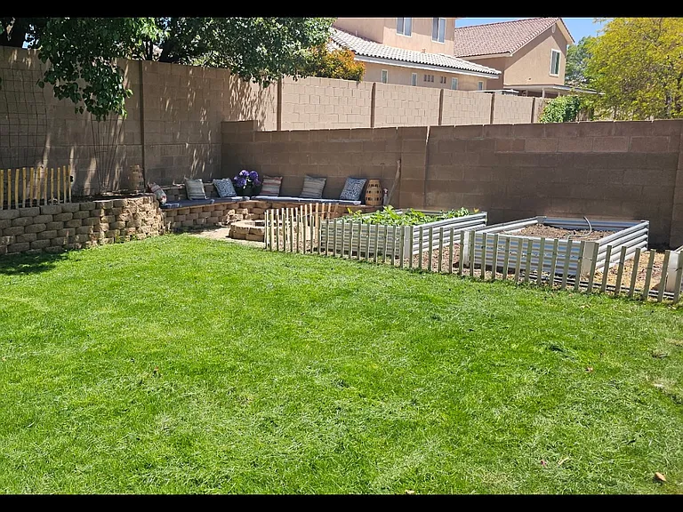 8316 Santa Clarita St NE — Photo 2