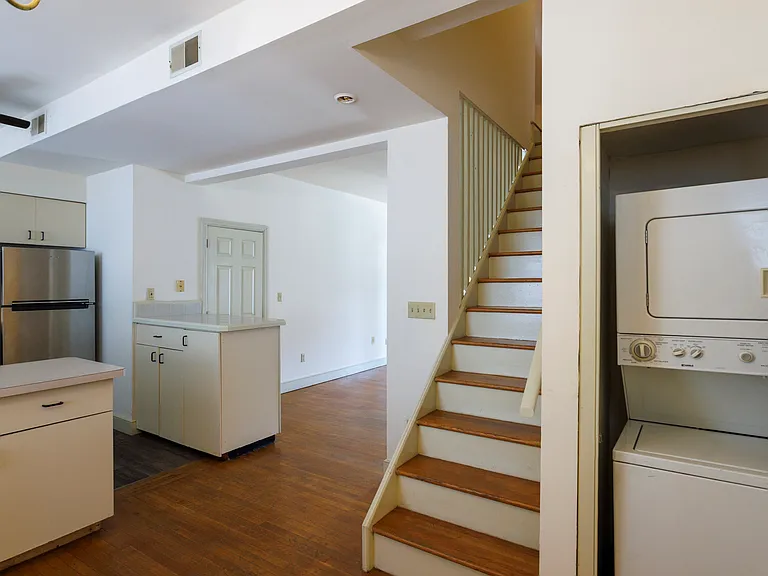 Overbrook Court apartments — Photo 9