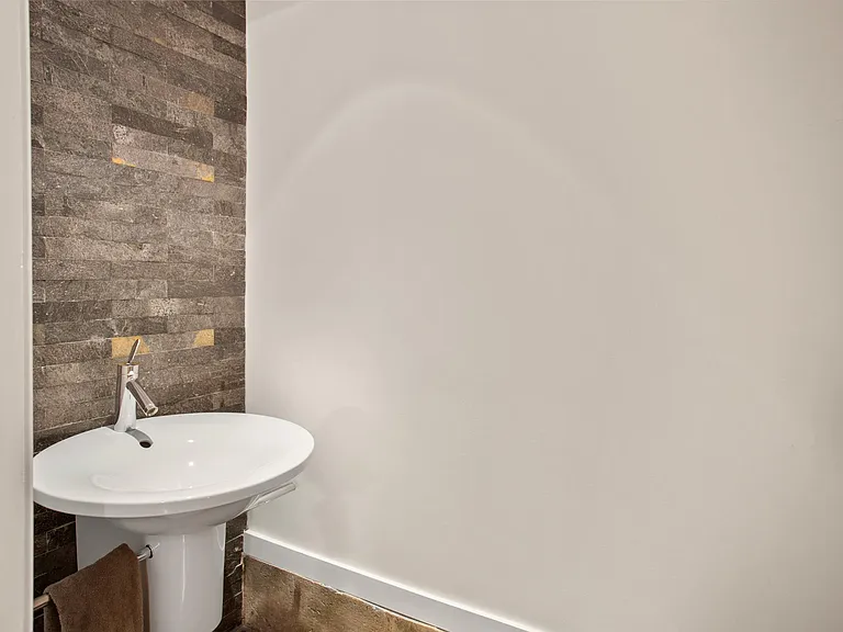 32 Concord Sq #1 — Photo 20