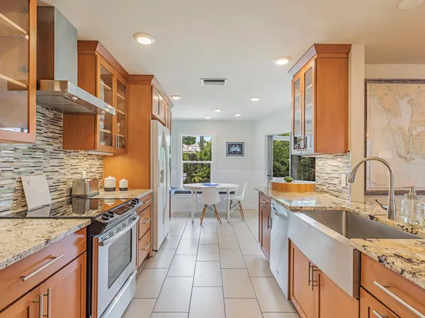 64 Cypress Point Dr, Naples, FL 34105