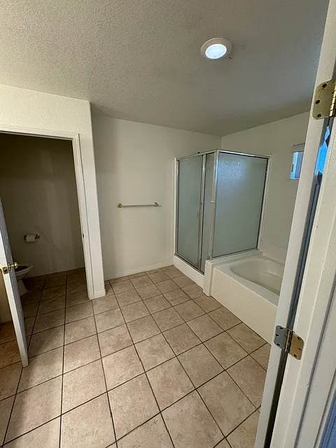 3 bed, 1905 sqft, $2,200 — Photo 4