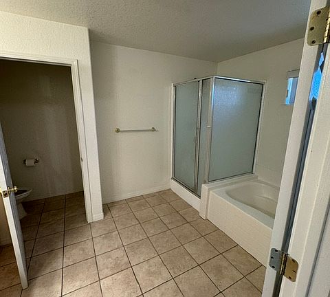 4th image of 28240 Stallion Springs Dr