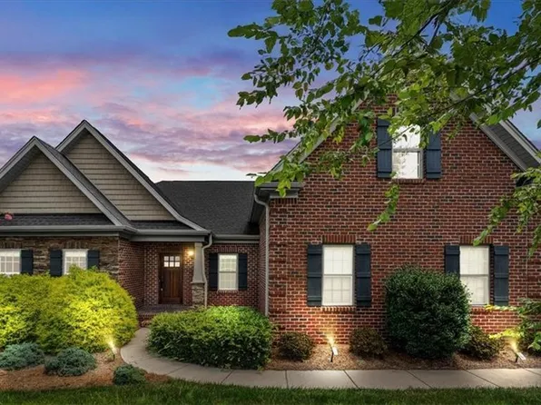 4006 Steeplegate Dr, Trinity, NC 27370