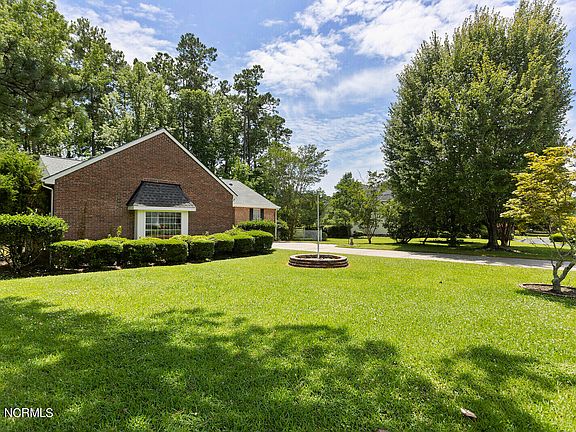 4th image of 84 Fairway Drive