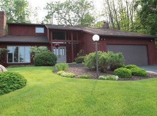 19 Port Meadow Trl, Fairport, NY 14450
