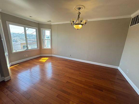 4th image of 130 Thornton Ave #A