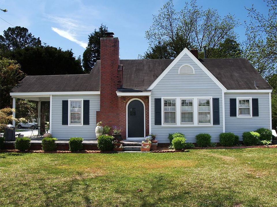 2nd image of 2818 Edwards St