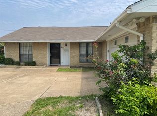 406 Kingston Dr, Grand Prairie, TX 75051