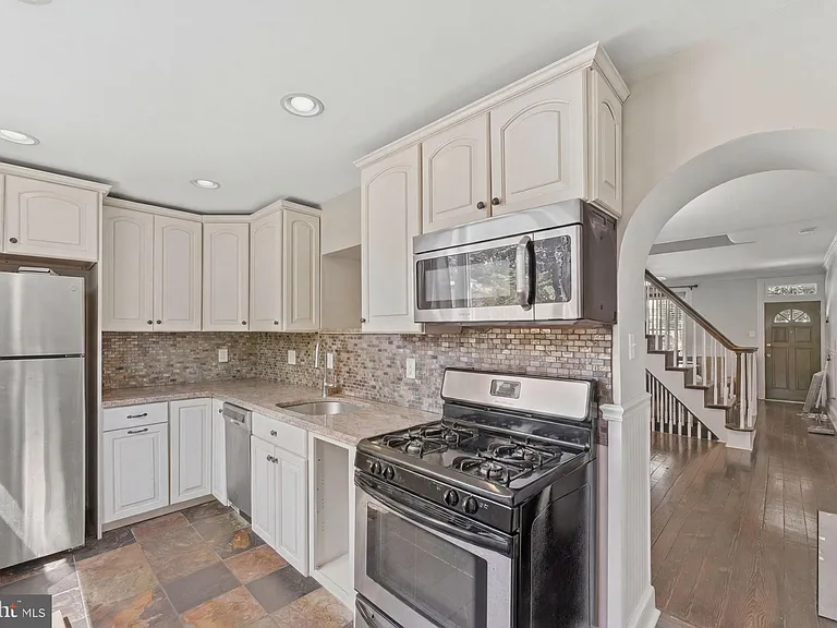 183 Markle St — Photo 7