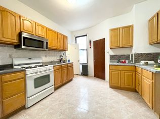 934 40th St APT 2F, Brooklyn, NY 11219