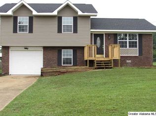 619 Lakewood Dr, Weaver, AL 36277