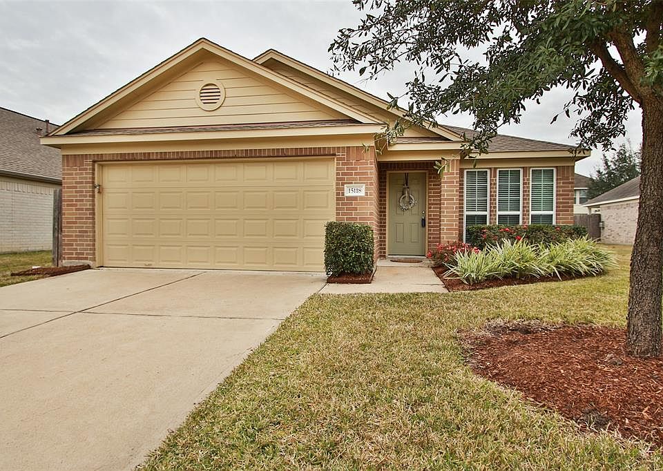 Welcome to 15118 Vincennes Oak St. in Grant Meadows.