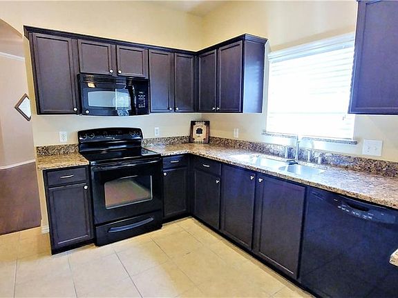 5th image of 10208 Waterbury Dr