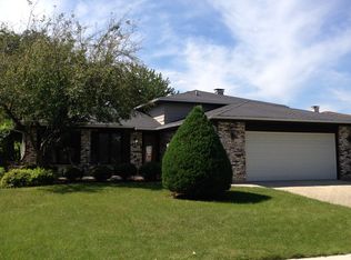 1416 Spruce Ln, Westmont, IL 60559