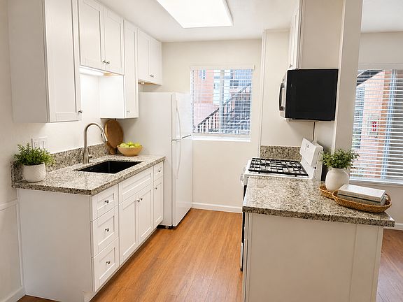 4th image of 1452 Grand Ave APT 1