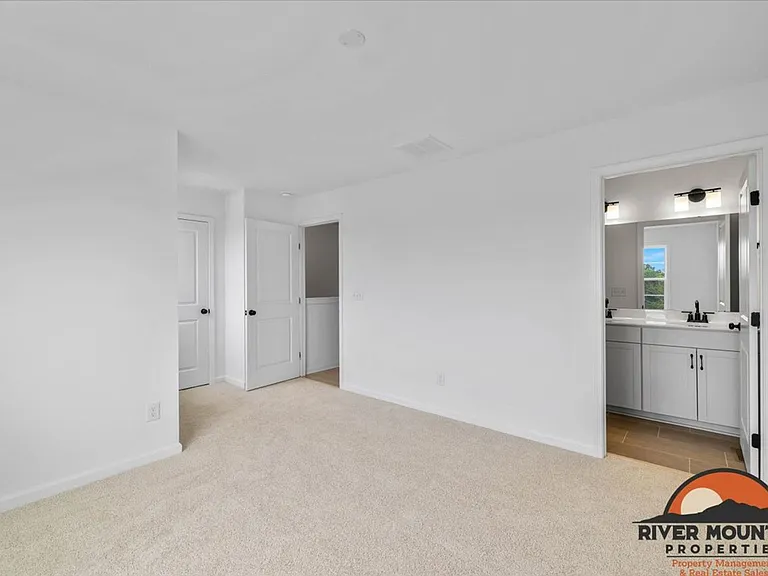 1995 Kyles Way — Photo 17