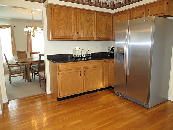 3rd image of 6453 Devon Dr