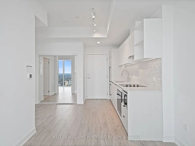 252 Church St #Penthouse 16 — Photo 10
