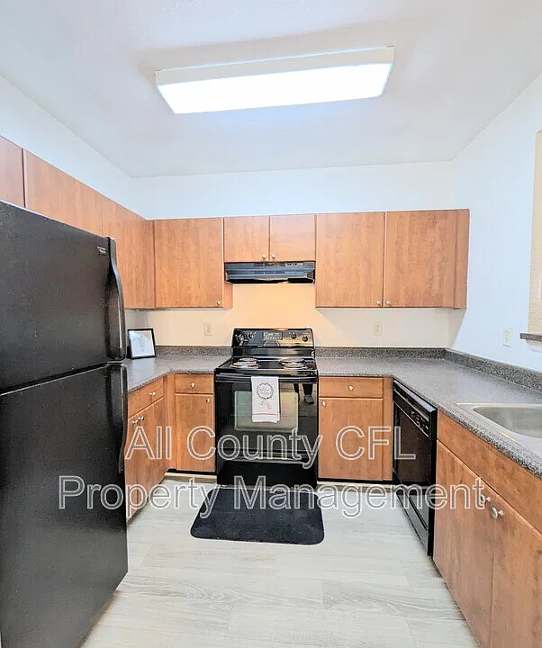 304 E South St #3027
