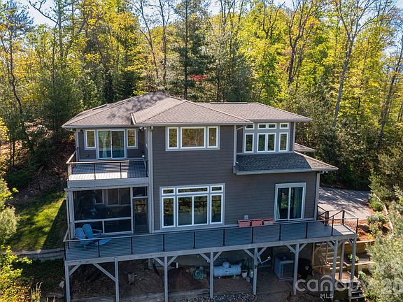2nd image of 36 Spy Pointe Ln