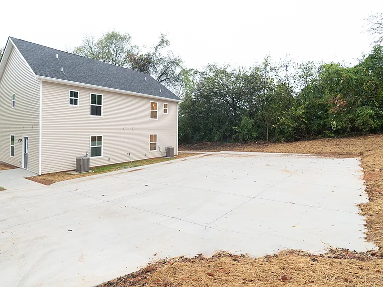1621 Francis Rd — Photo 4