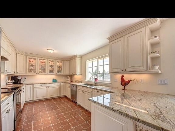 5th image of 1605 25th St