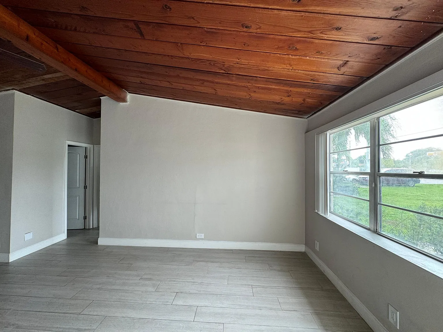 3 bed, 1092 sqft, $3,500 — Photo 4