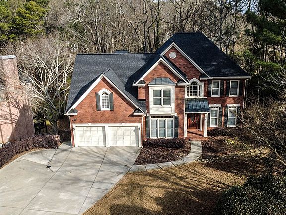 3rd image of 105 Kensington Pond Ct