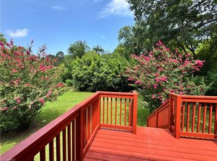 820 Chandler Ave, Burlington, NC 27217