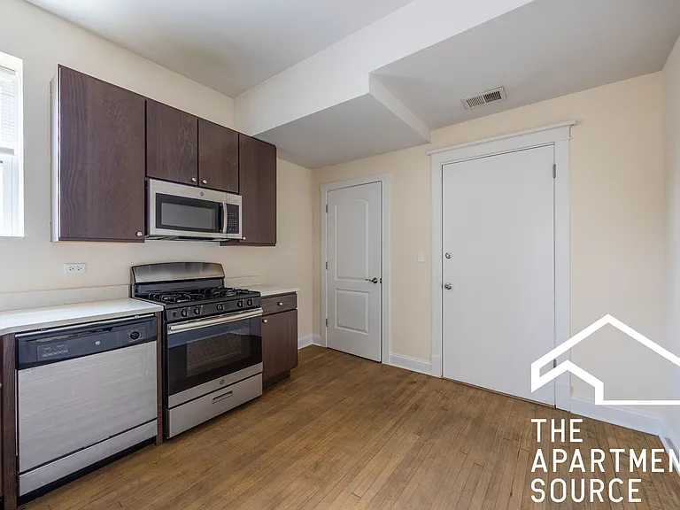 2822 N Troy St #2F — Photo 7