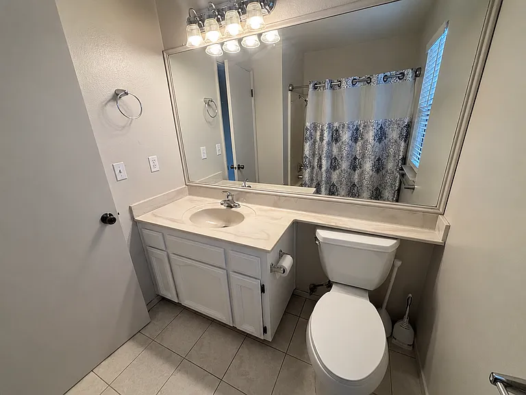 4918 W Chestnut Ave — Photo 8