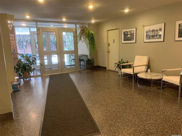 579 W 215th St APT 3D, New York, NY 10034