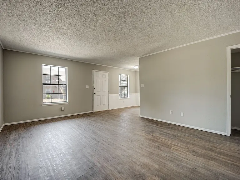 The Cottonwood: 1 & 2 Bedroom Apartments — Photo 4