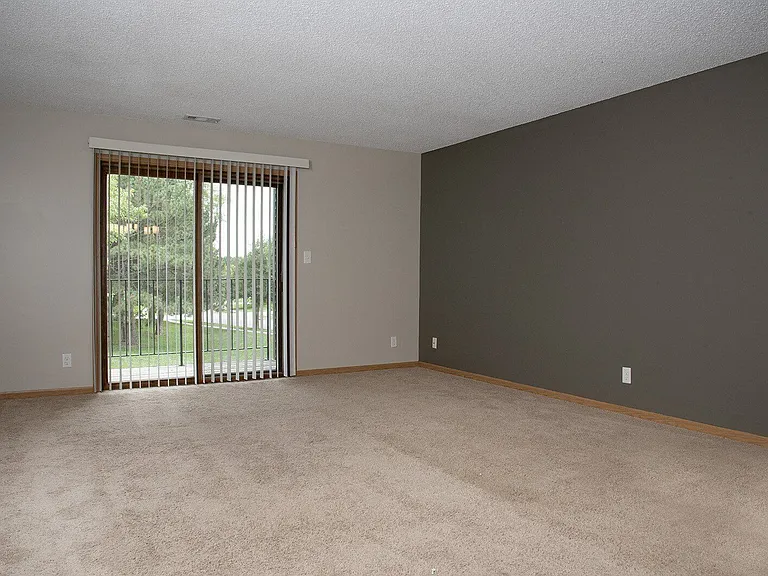 5900 Roose St — Photo 11