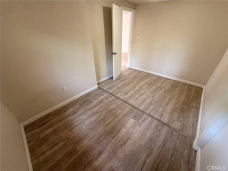 258 E Hill St — Photo 21