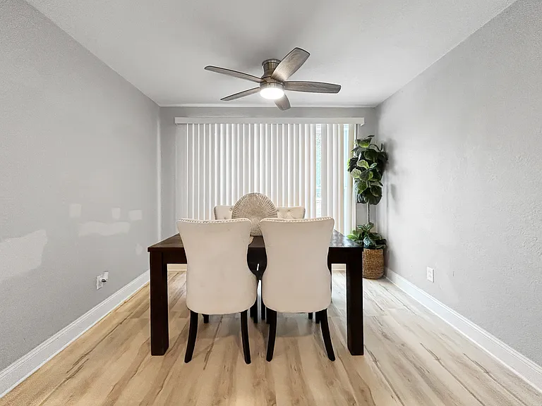 Dining area
Dedicated dining space just off the kitchen with room to gather. Filled with natural light and set within the home's easy, open floor plan.