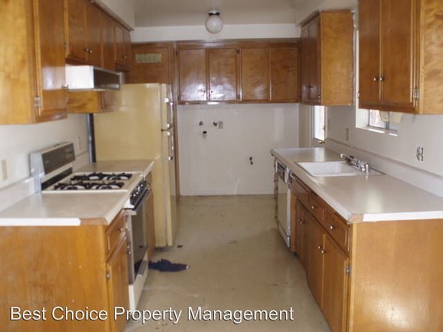 1st image of 41083 Beachwood Ave