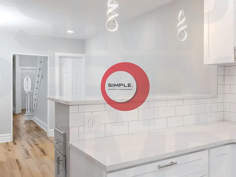 535 Marion St — Photo 2