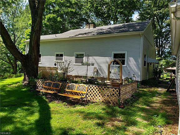 5th image of 890 Fairview Ave
