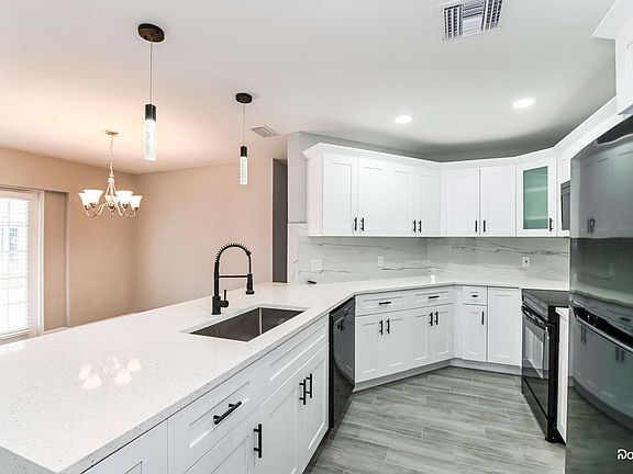 4th image of 1431 SE 12th St