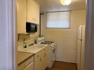 Fully Furnished 2 Bedroom Just 2 Blocks to Presbyterian Hospital — Photo 5