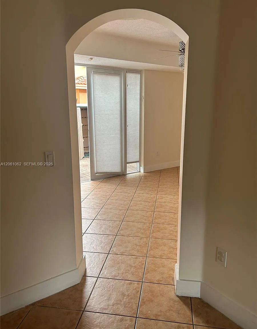 Villa Vizcaya Condo — Photo 4