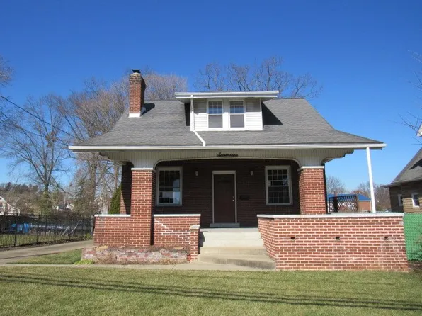 17 S Johnson Rd, Houston, PA 15342